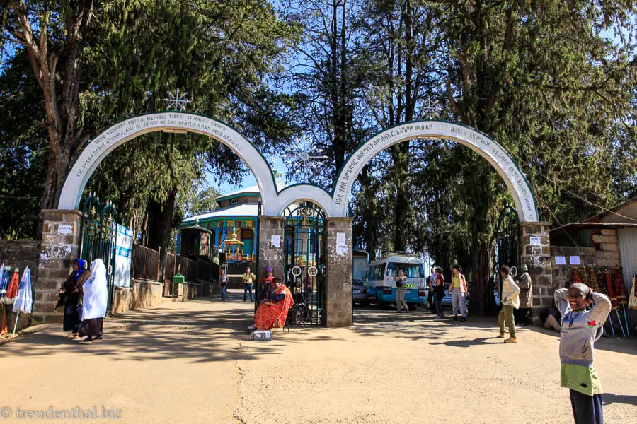 Eingangstore zur Marienkathedrale bei Addis Abeba