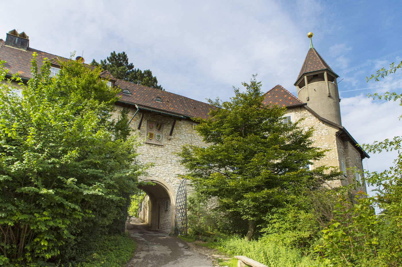 Die Burg Teck liegt zwischen Bissingen und Owen