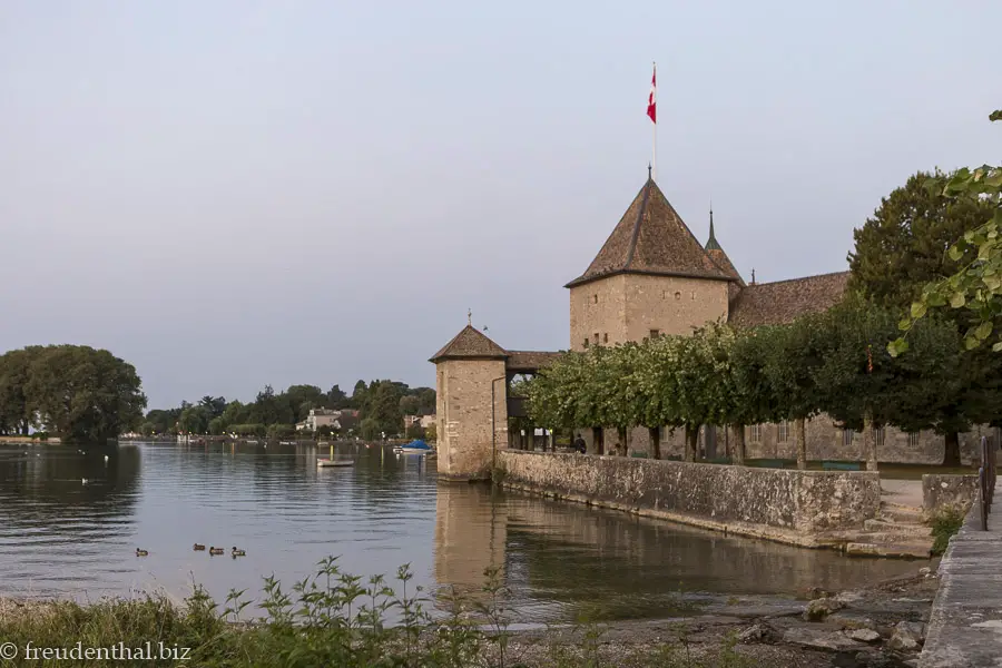 Château de Rolle am Genfersee