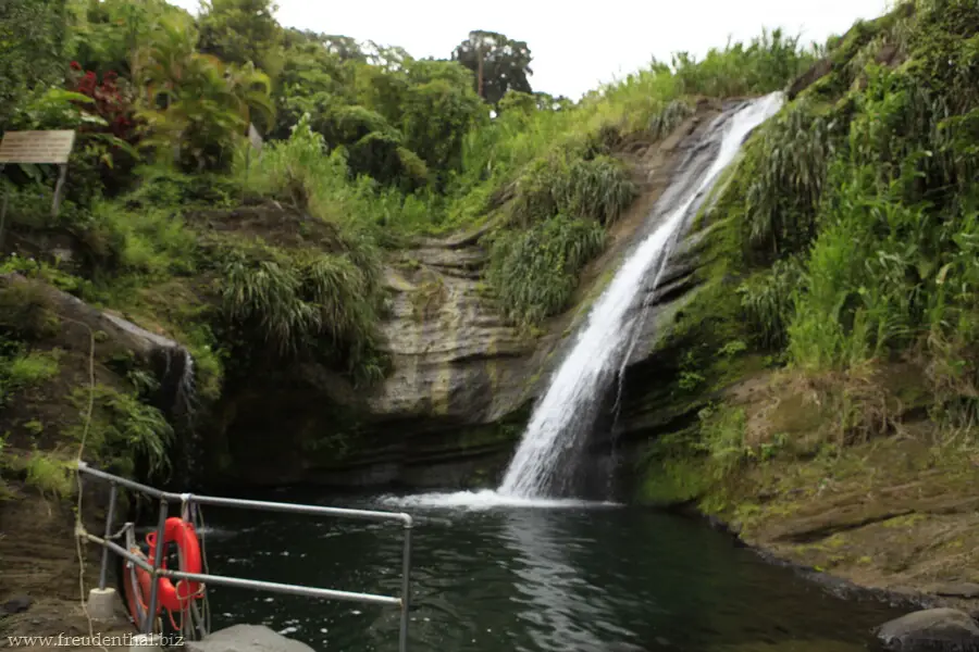 Concord Wasserfall mit Becken