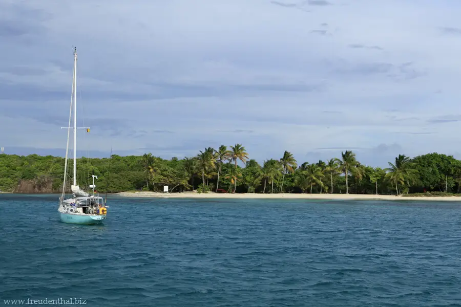 Segelboot Azurro aus Bremen bei denTobago Cays.