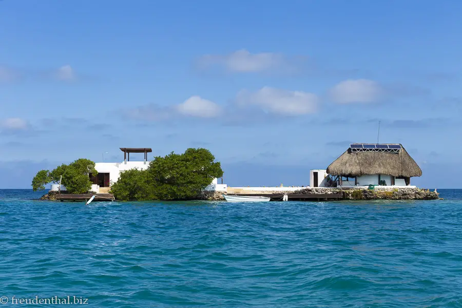 Kleine Insel bei den Islas del Rosario von Kolumbien