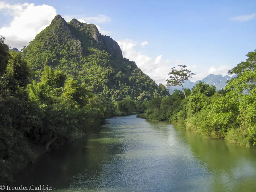 Kajaktour auf dem Nam Xong bei Vang Vieng