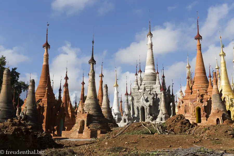 beim Pagodenfeld von Indein beim Inle-See