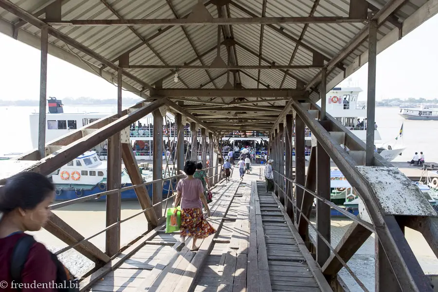 bei der Pansodan Jetty auf dem Weg nach Dala