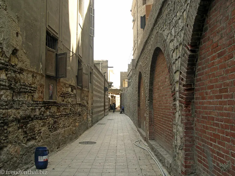 grundwassergefährdete Gasse im Koptenviertel