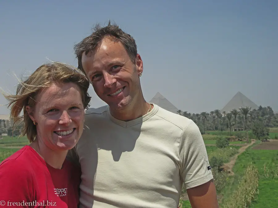 Annette und Lars vor Chephren und Cheops