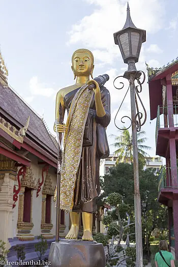 Statue im Chanthaboury Temple von Vientiane