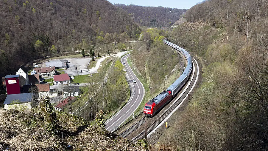 Regionalbahn auf der Geislinger Steige