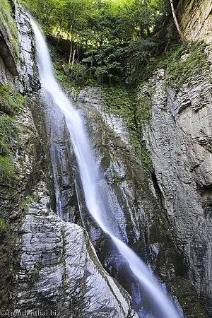 Spektakulär ist der Aufstieg bei den Alpbachfällen