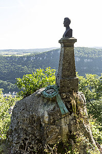 Wilhelm-Hauff-Denkmal