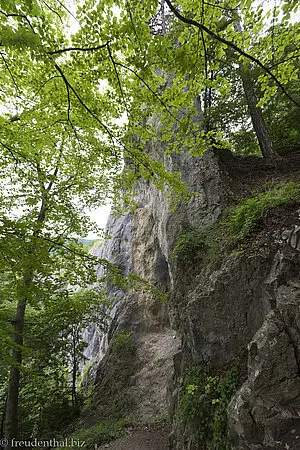 Wanderpfad zur Brillenhöhle