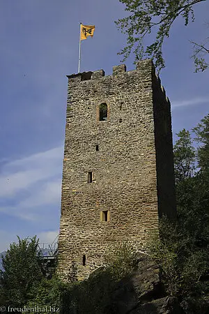 Die Burgruine Resti wacht über das Haslital