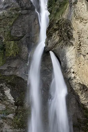 Ein Loch im Felsen - Reichenbach-Wasserfall