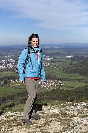 Wanderin auf dem Felsenmeersteig