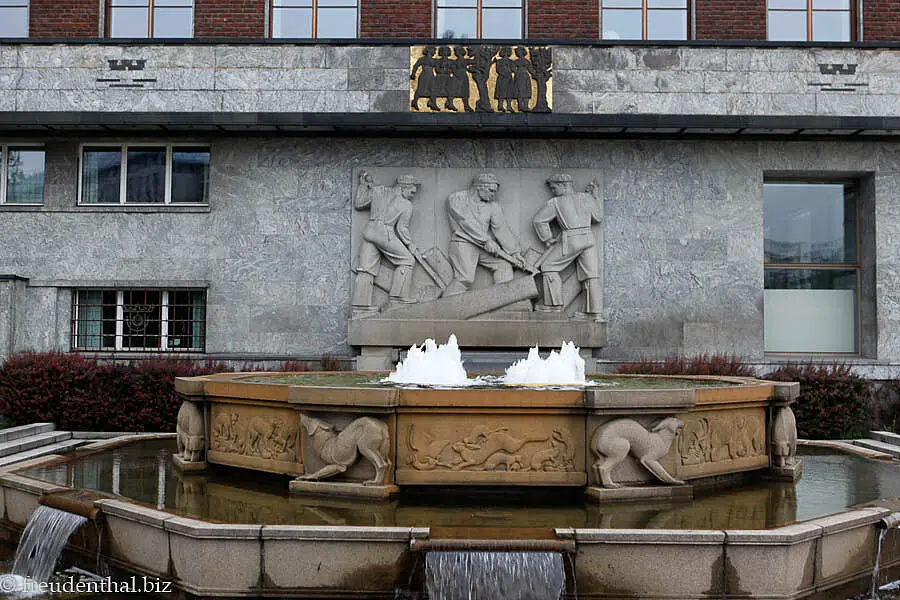 Brunnen am Rathaus von Oslo