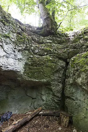 Höhle auf dem Gräbelesberg