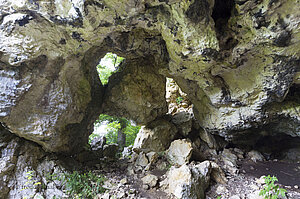 Brüchige Wände der Bocksteinhöhle