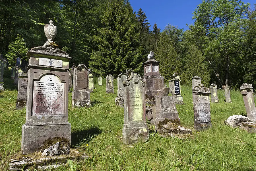 Grabsteine auf dem Jüdischer Friedhof