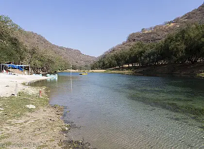 Fluss im Wadi Darbat