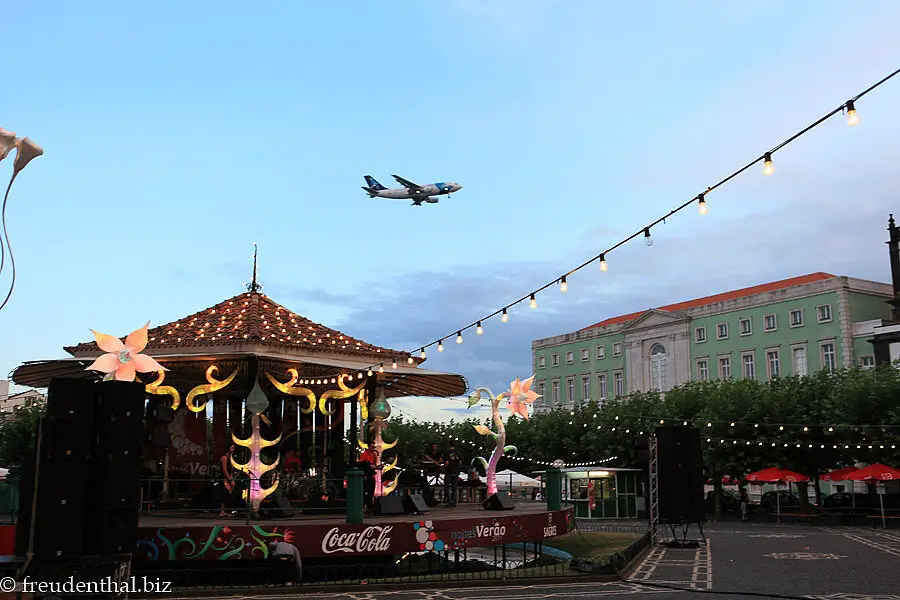 Anflug auf den Flughafen von Ponta Delgada