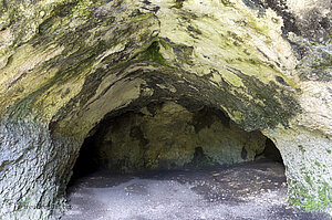 Zugang zur Vogelherdhöhle