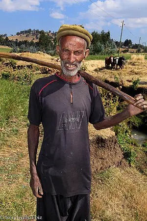 Bauer beim Dreschen in den Simien-Bergen