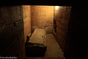 Die Grabkammer zur Stele 1