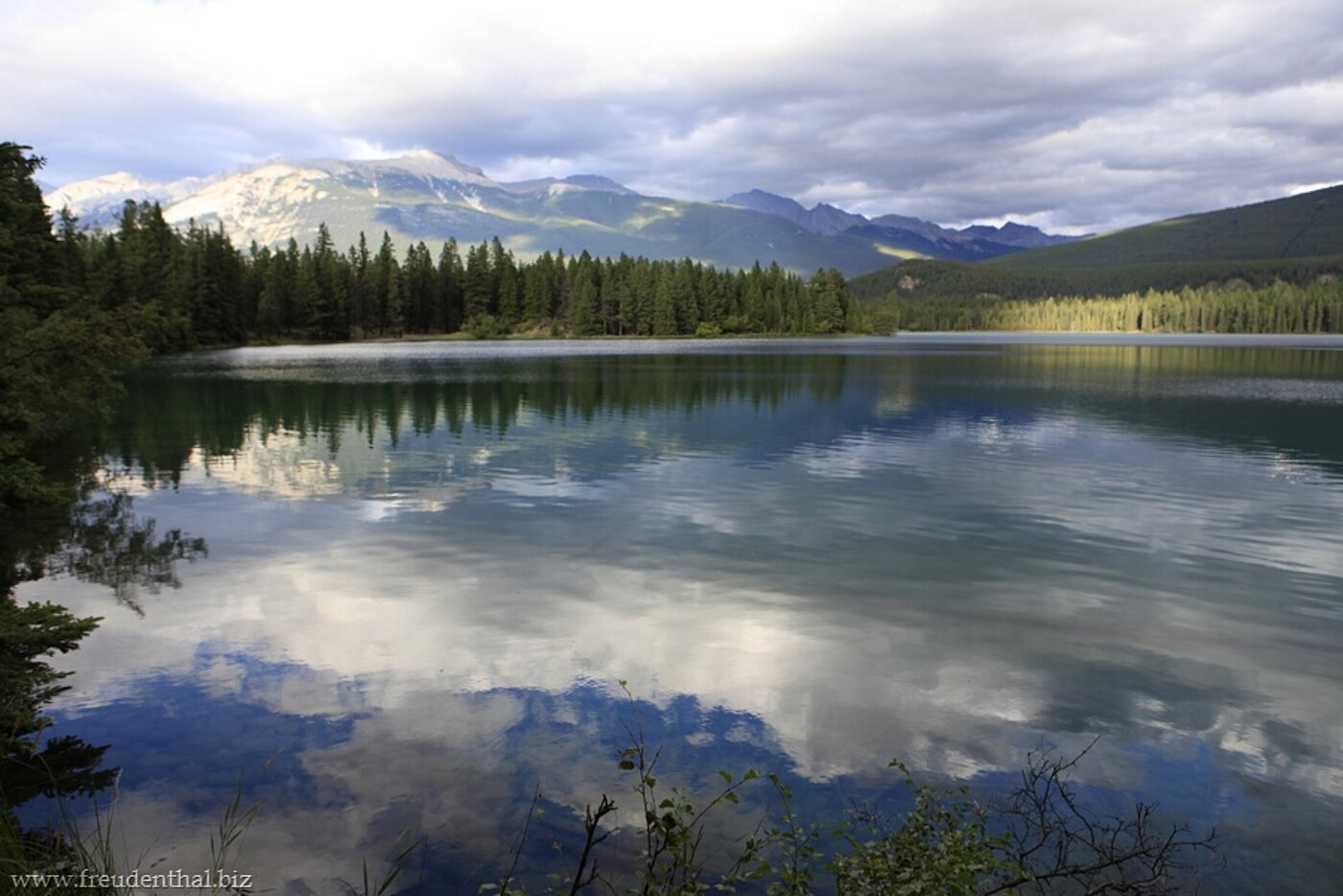 Wolkenspiegelung im Lake Annette