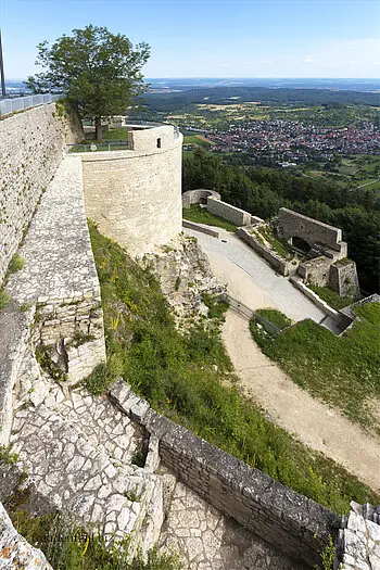 Festungsmauern der Burgruine