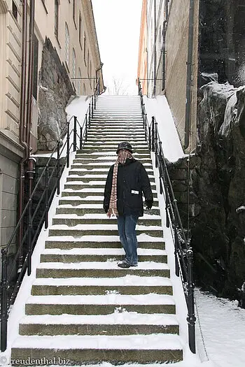 über diese Treppe geht es zurück zur Kirche