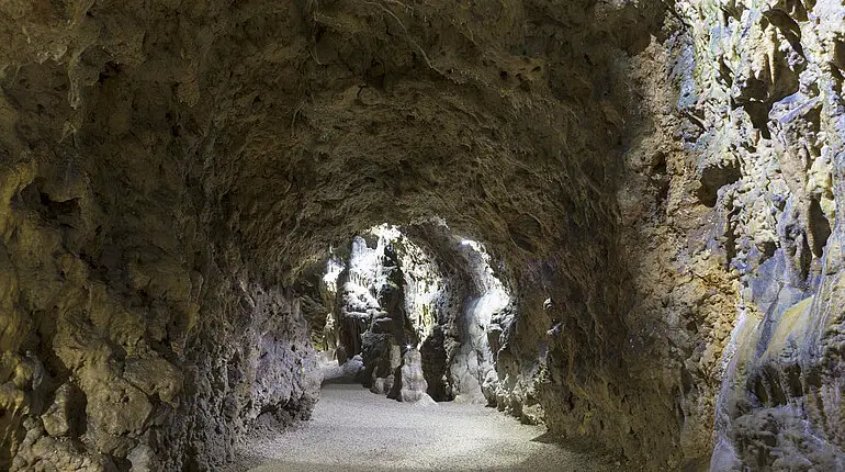 Begehung der Schertelshöhle