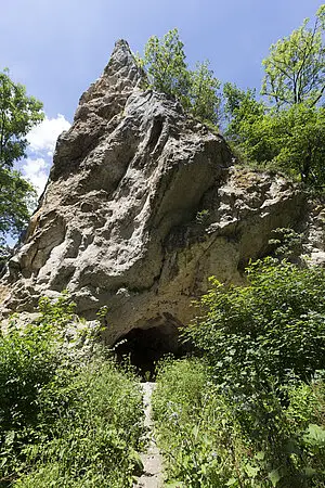 Eingang zur Bronner Höhle