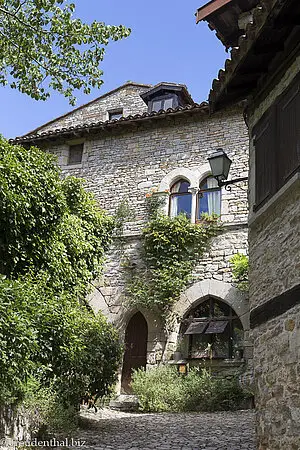 im schönen Dorf Bruniquel -  Midi-Pyrénées