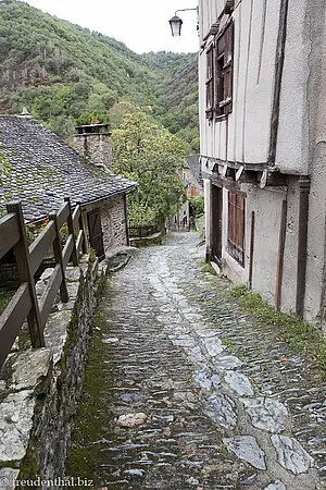 Fußweg hinauf nach Conques