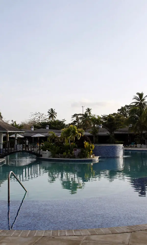 Pool vom Hotel Starfish Tobago